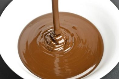 Cobertura de chocolate com creme de leite